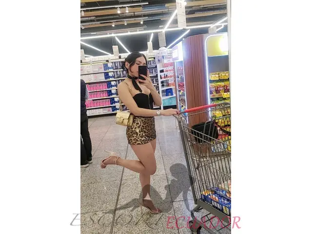 DAMARIS LINDA JOVEN TRANS PASIVA VIRGEN